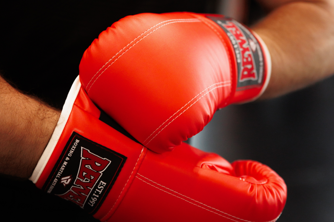 Наносите удар за ударом